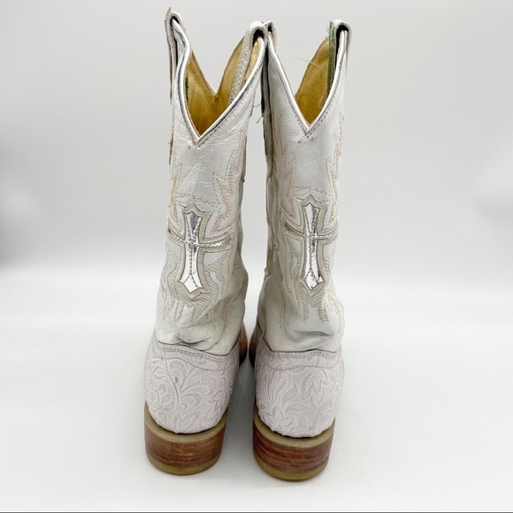Old Corral Western White Cross Boots. - Picture 5 of 12